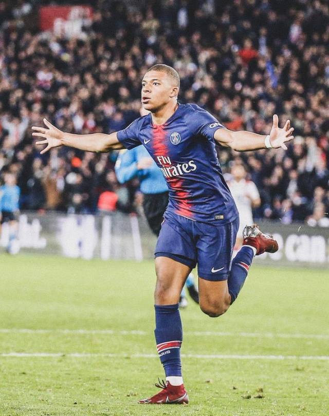 时与俱乐部 时与俱乐部