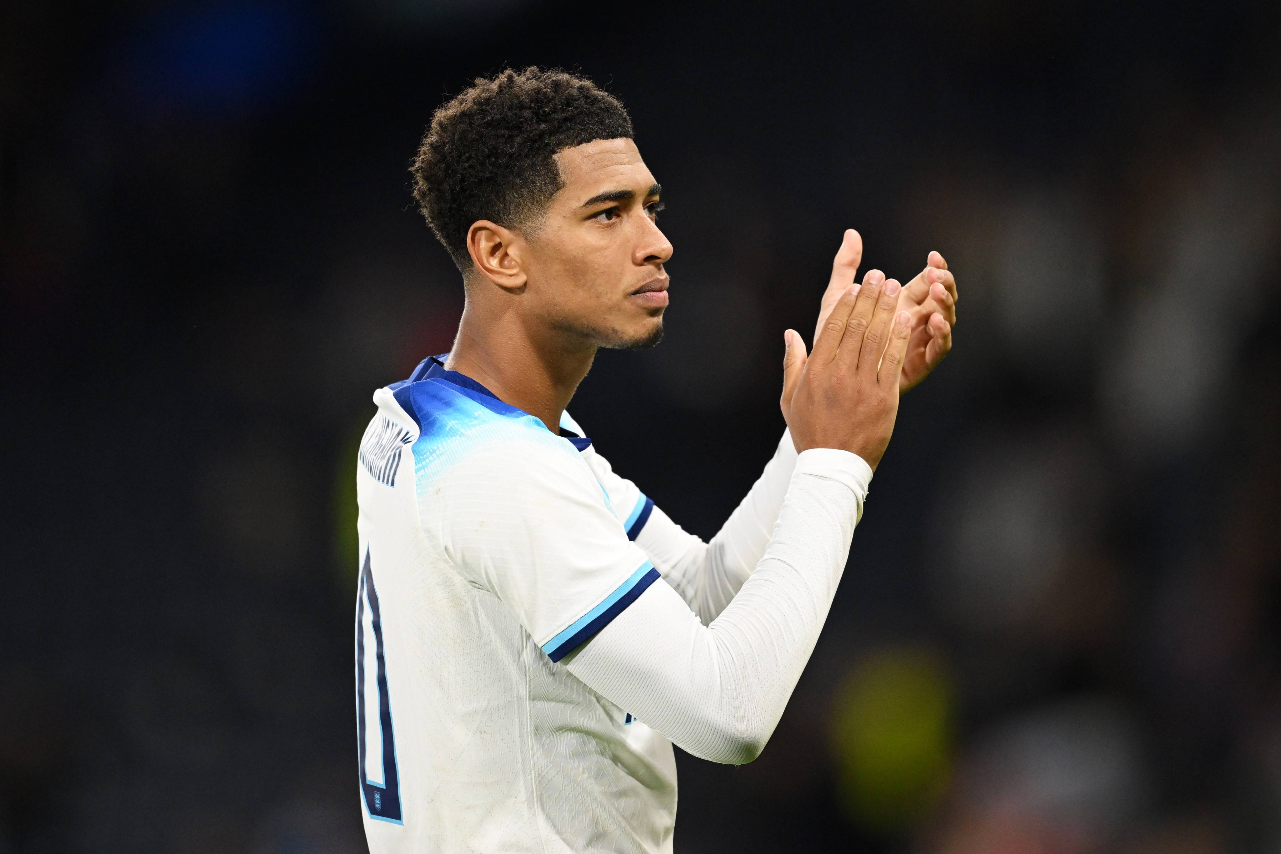 前位更紧 前位更紧